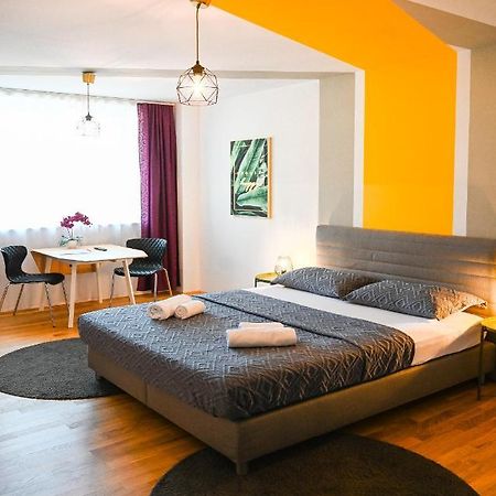 Backpacker Apartment Naschmarkt Wina Bagian luar foto