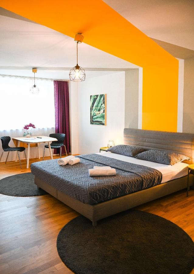 Backpacker Apartment Naschmarkt Wina Bagian luar foto